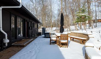 4120 Woodland Dr, Ann Arbor, MI 48103