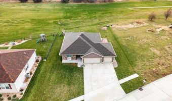 2040 Greenway Dr, Aurora, NE 68818