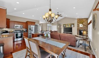 1442 30th St NW, Austin, MN 55912