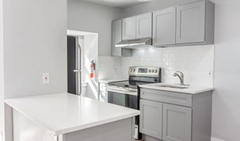827 LINDEN St W, Allentown, PA 18101
