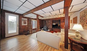 222 Red Hill Rd, Middletown, NJ 07748