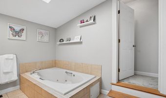 5 Spring Hill Rd, Bedford, NH 03110