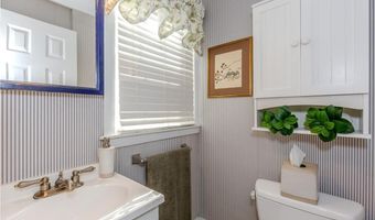 17 Woodview Dr, Cranston, RI 02920