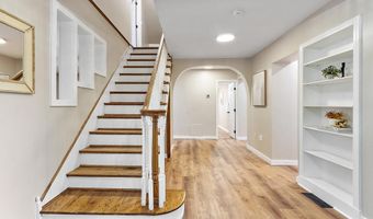49 Sebbins Pond Dr, Bedford, NH 03110