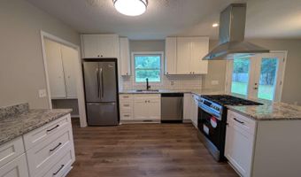1406 Eastview Dr, Aberdeen, NC 28315