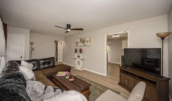 270 E Skyline Dr, Ballwin, MO 63011