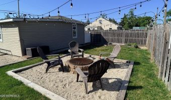 6 Spring St, Beachwood, NJ 08722