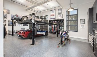 307 Windy Crest Dr, Ann Arbor, MI 48105