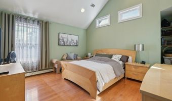 78 Main St, Bayonne, NJ 07035