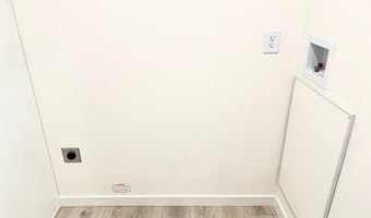 295 Pine Dr, Altoona, WI 54720