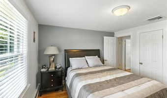 54 Novelty Rd, Warwick, RI 02889