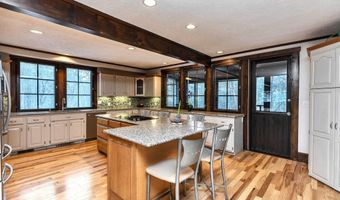 107 Fresh Pond Ln, Brookline, NH 03033