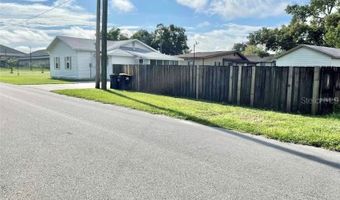 402 PINE St, Auburndale, FL 33823