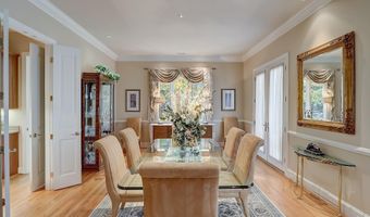 4744 34TH St N, Arlington, VA 22207