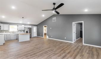 521 W Maple St, Austin, IN 47102