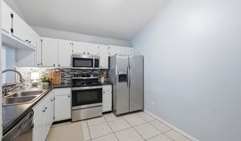 410 MAIN St, Atlantic Beach, FL 32233