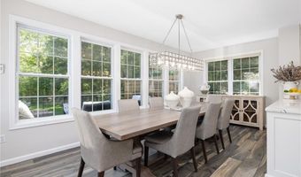 64 Fieldstone Ln, North Kingstown, RI 02874
