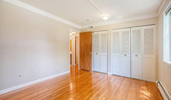 1249 Island Dr 101, Ann Arbor, MI 48105