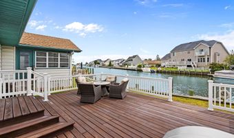 12 E Longport Ave, Bayville, NJ 08721