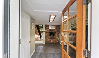 27 Whippoorwill Ln, Bethany, CT 06524