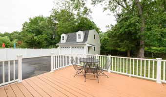 35 Fairview Dr, Middletown, NJ 07748