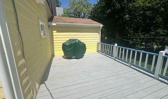 28 Charles St, Belfast, ME 04915