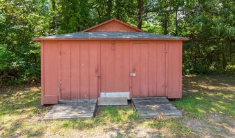 900 E Kirkwood Dr, Aurora, MO 65605