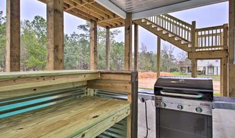 4082 Cardinal St, Bay St. Louis, MS 39520