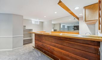 8201 HECTIC HILL Ln, Rockville, MD 20854