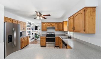 65 SKUNK HILL Rd, Hopkinton, RI 02832