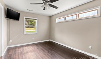 24 Ian River Dr, Asheville, NC 28806