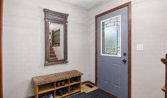 1301 Sandy Ridge Ln, Altoona, WI 54720