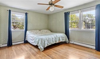 5 Fishing Cove Rd, North Kingstown, RI 02852