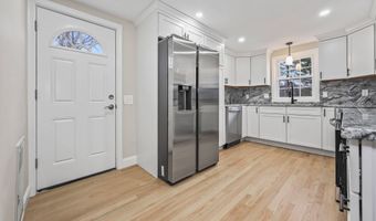 90 Battle St, Bristol, CT 06010