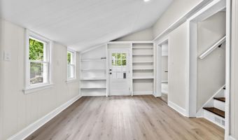 23 Dominican Rd, Branford, CT 06405