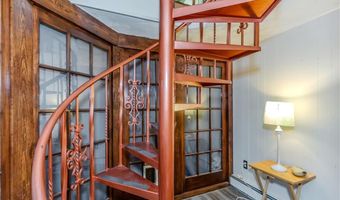 1 Polly Dr, North Providence, RI 02911