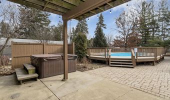 1415 W Hawthorne St, Arlington Heights, IL 60005