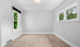 2050 Camelot Rd, Ann Arbor, MI 48104