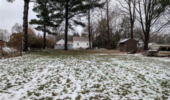 1872 Pickle Rd, Akron, OH 44312