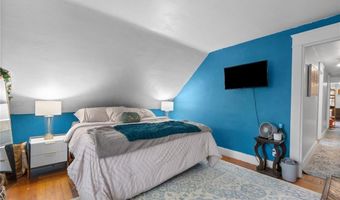 49 Arnold St, East Providence, RI 02915
