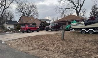11 Hatcher Ct, Amityville, NY 11701