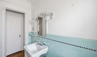 79 Edgecomb St, Albany, NY 12209