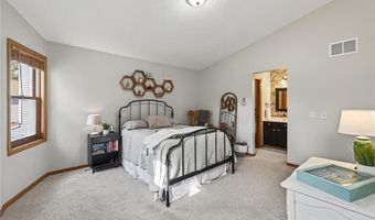 5325 Highpointe Ter, Bloomington, MN 55437