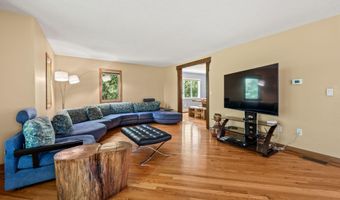 104 Barnes Hill Rd, Burlington, CT 06013