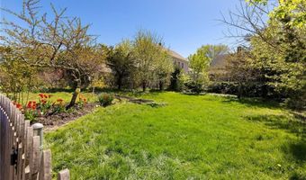 92 Franklin St, Bristol, RI 02809