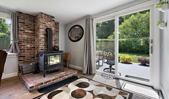 118 Poplar St, Bangor, ME 04401