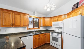 1268 Westbrook Cir, Alexandria, MN 56308