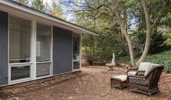 2313 GLASGOW Rd, Alexandria, VA 22307