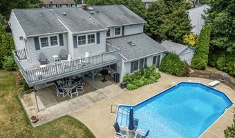 230 Geary Dr, Middletown, NJ 07748