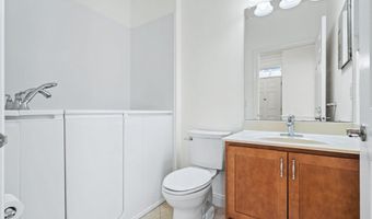 11 Pondside Ln 11, Bolton, MA 01740